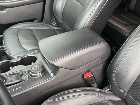 Used 2019 Ford Explorer Limited w/ Class III Trailer Tow Package image 28