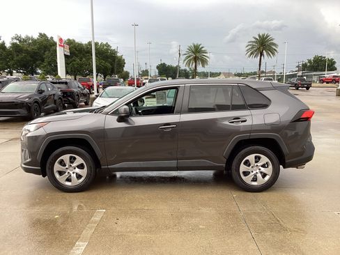Used 2022 Toyota RAV4 LE FWD image 4