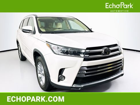 Used 2017 Toyota Highlander Limited image 1