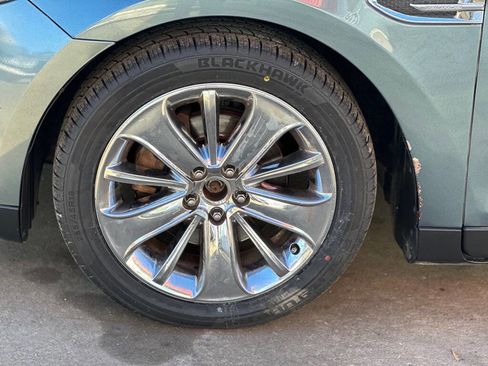 Used 2010 Ford Taurus Limited image 4