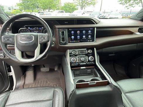 Used 2021 GMC Yukon Denali w/ Denali Ultimate Package AWD/4WD image 18
