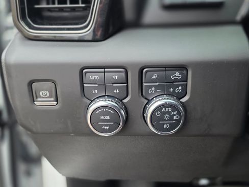 Used 2023 GMC Sierra 1500 AT4X AWD/4WD image 38