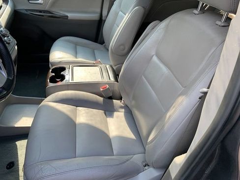 Used 2017 Toyota Sienna XLE Premium AWD/4WD image 18