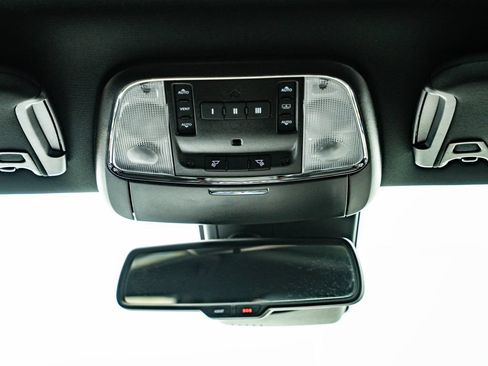 Used 2023 Chrysler 300 C RWD image 41