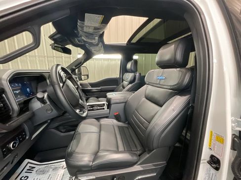 Used 2026 Ford F250 Platinum w/ Tremor Off-Road Package AWD/4WD image 9