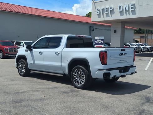 Certified 2026 GMC Sierra 1500 Denali Ultimate AWD/4WD image 4