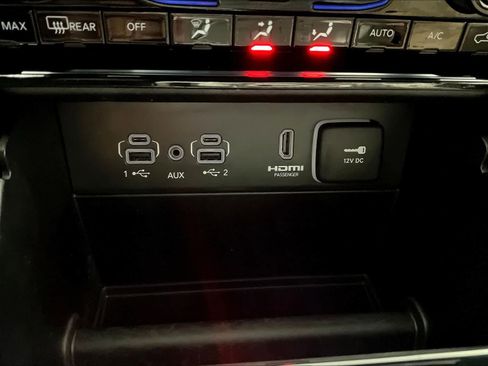 Used 2023 Jeep Grand Cherokee 4WD 4xe image 27