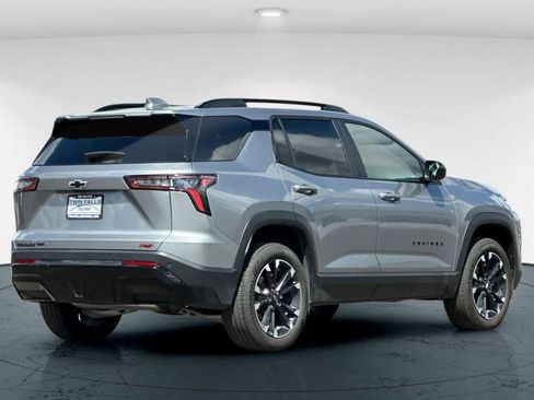 Used 2026 Chevrolet Equinox RS image 2