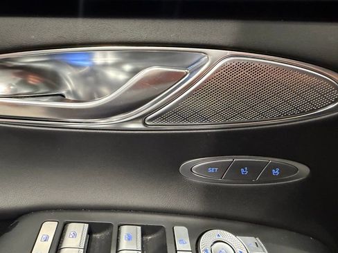 Used 2023 Genesis GV70 2.5T w/ Advanced Package AWD/4WD image 30