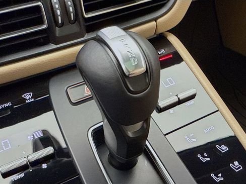 Certified 2023 Porsche Macan AWD/4WD image 20