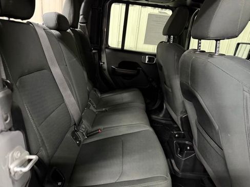 Used 2020 Jeep Gladiator Sport AWD/4WD image 19