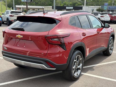 New 2026 Chevrolet Trax LT w/ Driver Confidence Package image 14