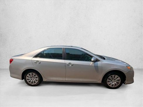 Used 2014 Toyota Camry LE FWD image 4