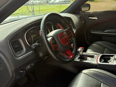 Used 2018 Dodge Charger R/T RWD image 12