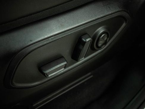 Used 2024 Jeep Grand Cherokee L Laredo image 16