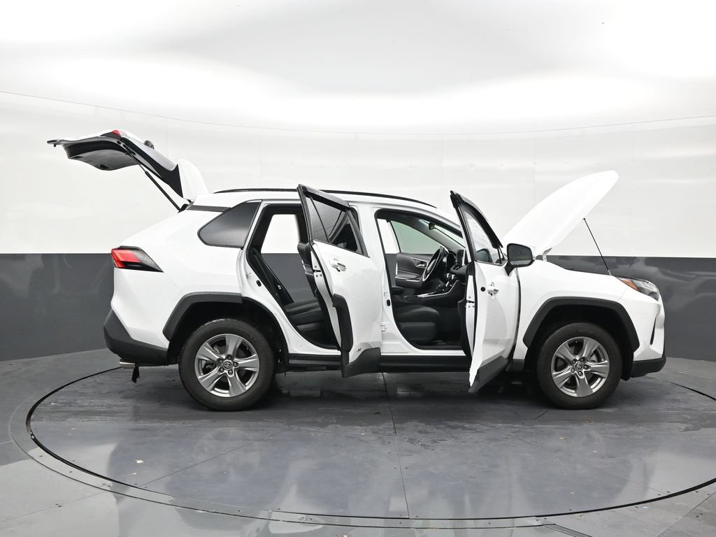 Used 2025 Toyota RAV4 XLE w/ Weather Package AWD/4WD image 29
