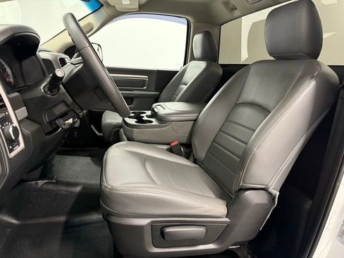 Used 2018 RAM 3500 Tradesman w/ Chrome Appearance Group image 16