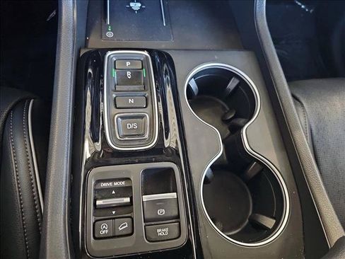 Used 2024 Honda Pilot Elite image 12