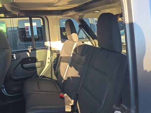 Used 2023 Jeep Wrangler Sport S image 19