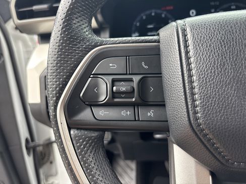 Used 2024 Toyota Tacoma TRD Off-Road image 25