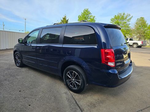 Used 2017 Dodge Grand Caravan GT image 4