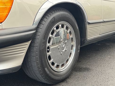 Used 1988 Mercedes-Benz 560 SL image 38