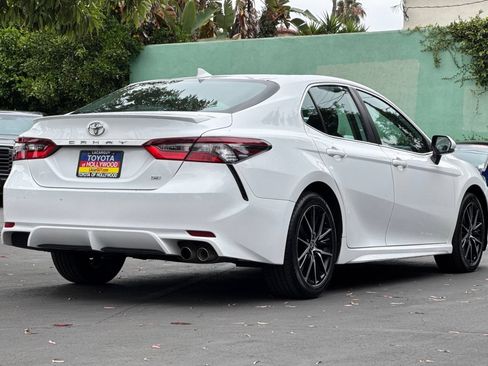 Used 2023 Toyota Camry SE FWD image 4