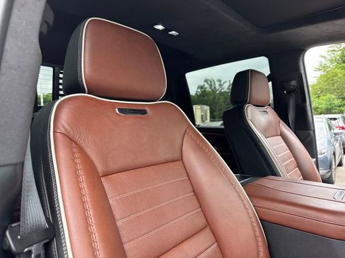 Used 2024 GMC Sierra 3500 Denali Ultimate AWD/4WD image 25