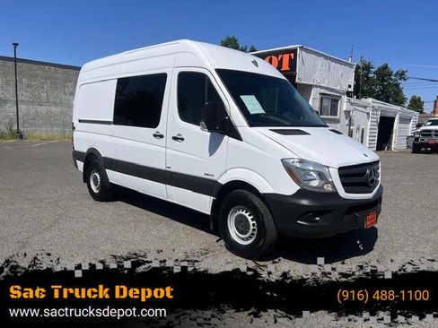 Used 2015 Mercedes-Benz Sprinter 2500 image 1