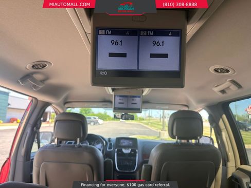 Used 2012 Chrysler Town & Country Touring-L w/ Premium Group FWD image 25