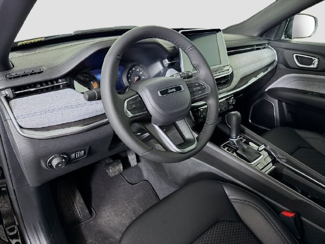 New 2026 Jeep Compass Latitude AWD/4WD image 9