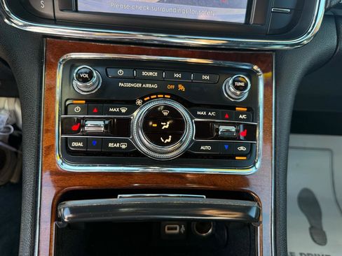 Used 2020 Lincoln Continental image 22