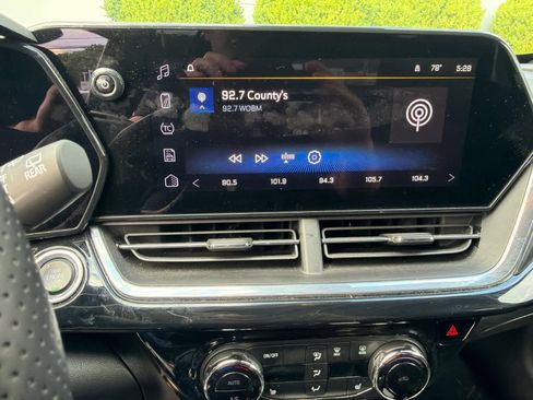 Certified 2024 Chevrolet Trax RS FWD image 9