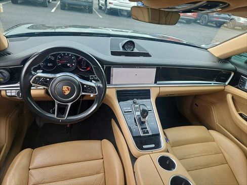 Used 2017 Porsche Panamera RWD image 12