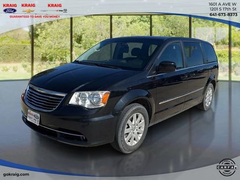 Used 2015 Chrysler Town & Country Touring FWD image 1