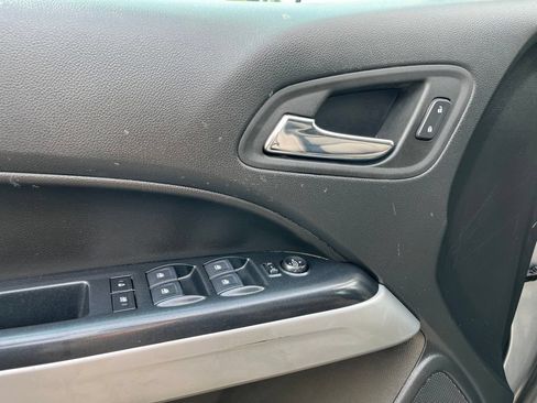 Used 2022 Chevrolet Colorado LT w/ LT Convenience Package AWD/4WD image 13