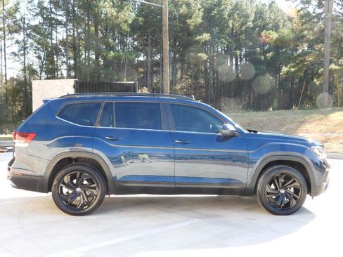 Used 2023 Volkswagen Atlas SE w/ Technology Package w/ Panoramic Sunroof Package image 27