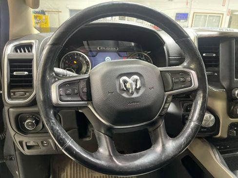 Used 2019 RAM 1500 Laramie AWD/4WD image 10
