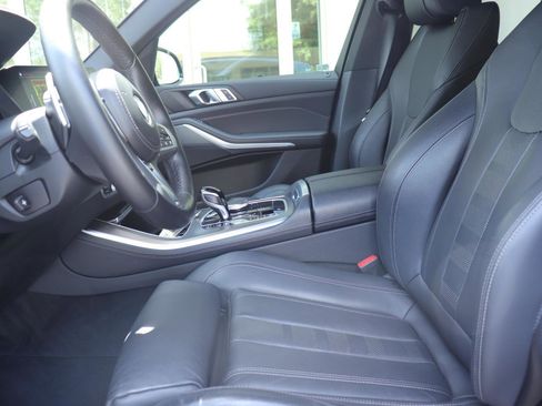 Used 2022 BMW X5 sDrive40i w/ M Sport Package image 11