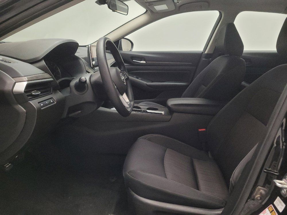 Used 2025 Nissan Altima 2.5 SV FWD image 17