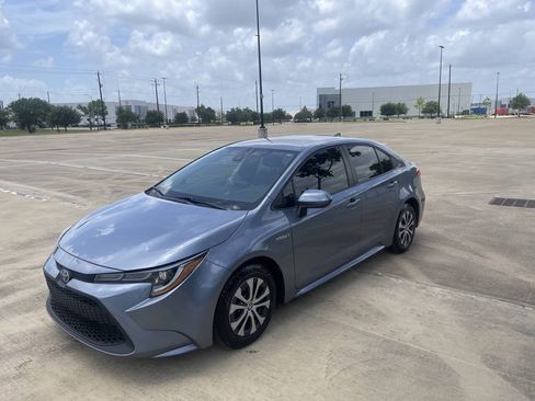Used 2021 Toyota Corolla LE FWD image 12