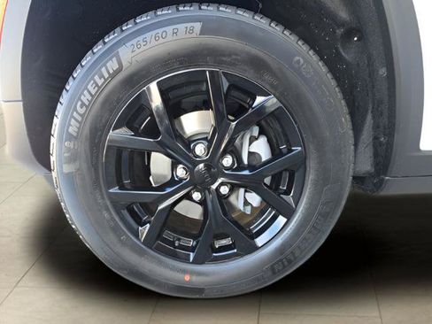 New 2026 Jeep Grand Cherokee Altitude AWD/4WD image 40
