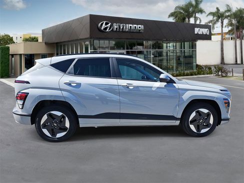 New 2025 Hyundai Kona SEL image 2