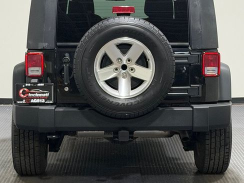 Used 2013 Jeep Wrangler Unlimited Sport AWD/4WD image 6