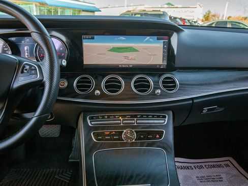 Used 2018 Mercedes-Benz E 300 4MATIC image 15