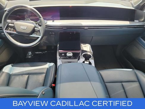 Certified 2025 Cadillac Escalade IQ Luxury 2 w/ LPO, Premium Carpet Package AWD/4WD image 17