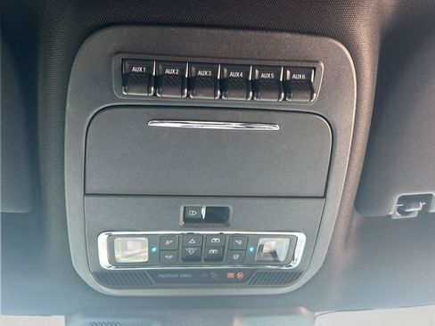 Certified 2025 Ford F250 Platinum w/ Tremor Off-Road Package AWD/4WD image 18