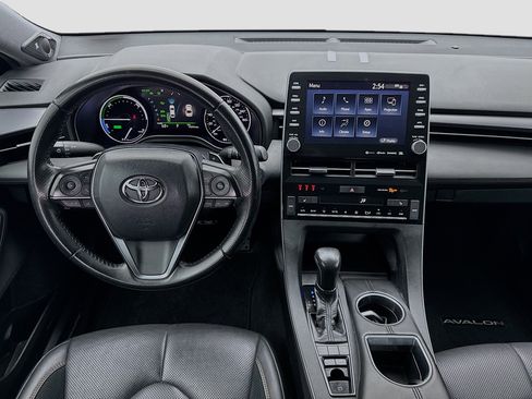 Used 2019 Toyota Avalon Limited image 15