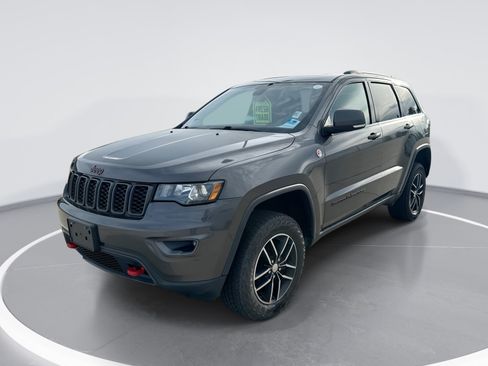 Used 2018 Jeep Grand Cherokee Trailhawk AWD/4WD image 1