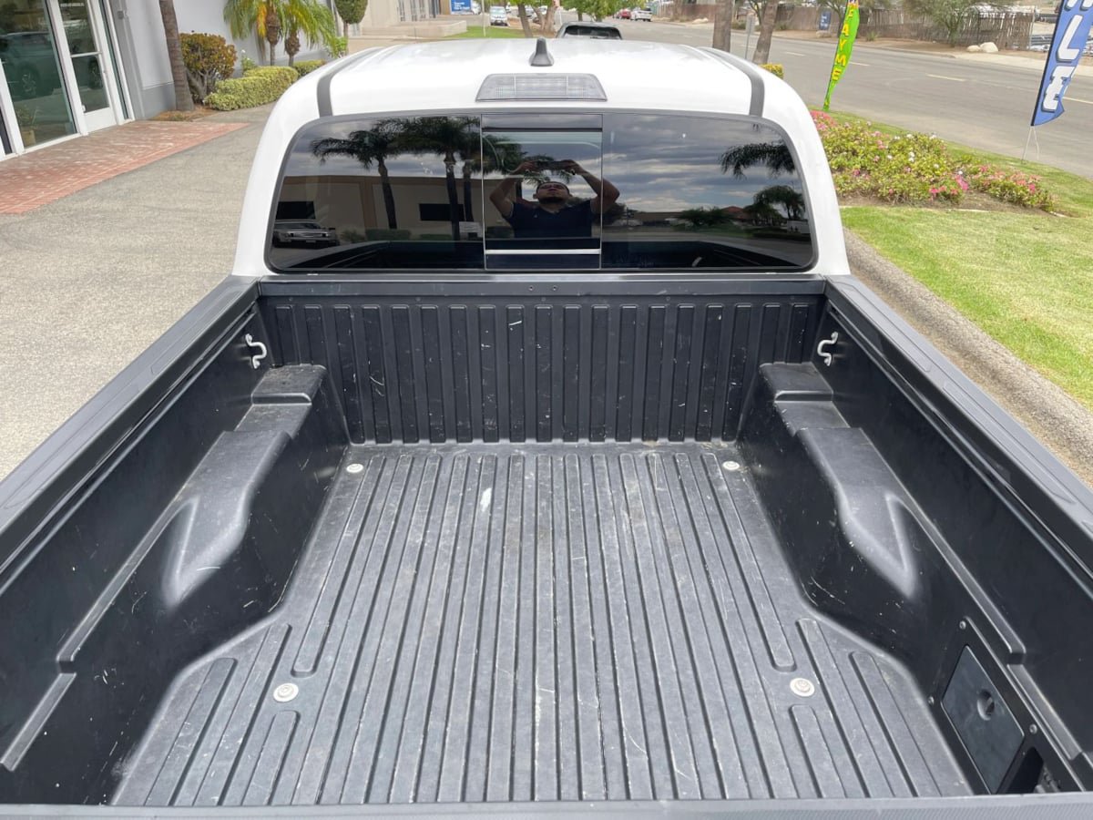 Used 2022 Toyota Tacoma TRD Off-Road RWD image 9